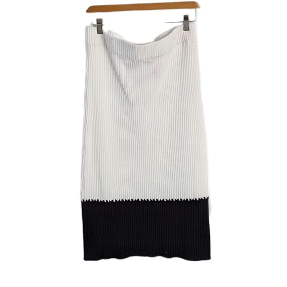 Knit pleated midi Skirt color block black and white Large NWOT - Picture 1 of 9